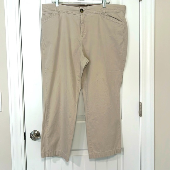 Avenue Sz 18P, easy waist, khaki pants, plus size, flexible waist - Picture 1 of 8